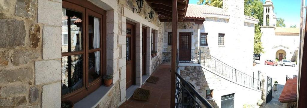 Ξενωνασ Σελινουντα Hotel กอสมาส ภายนอก รูปภาพ