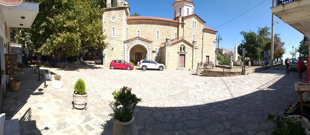 Ξενωνασ Σελινουντα Hotel กอสมาส ภายนอก รูปภาพ