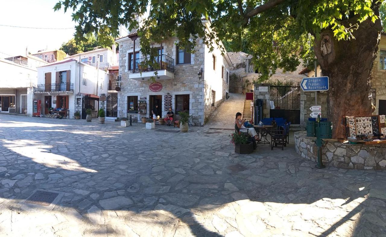 Ξενωνασ Σελινουντα Hotel กอสมาส ภายนอก รูปภาพ
